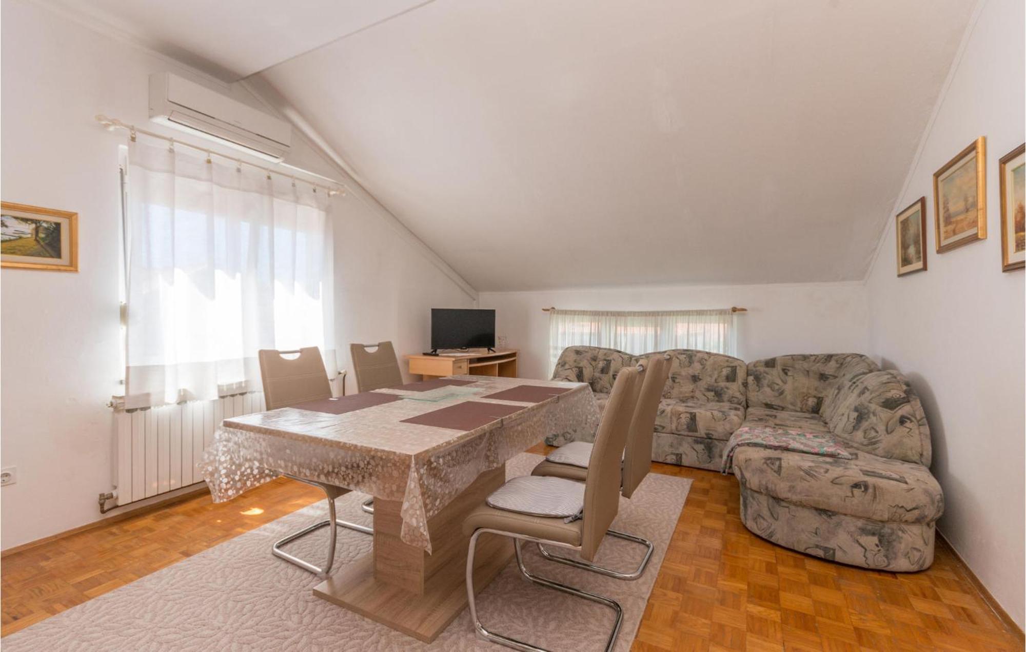 2 Bedroom Gorgeous Apartment In Zadar Ngoại thất bức ảnh