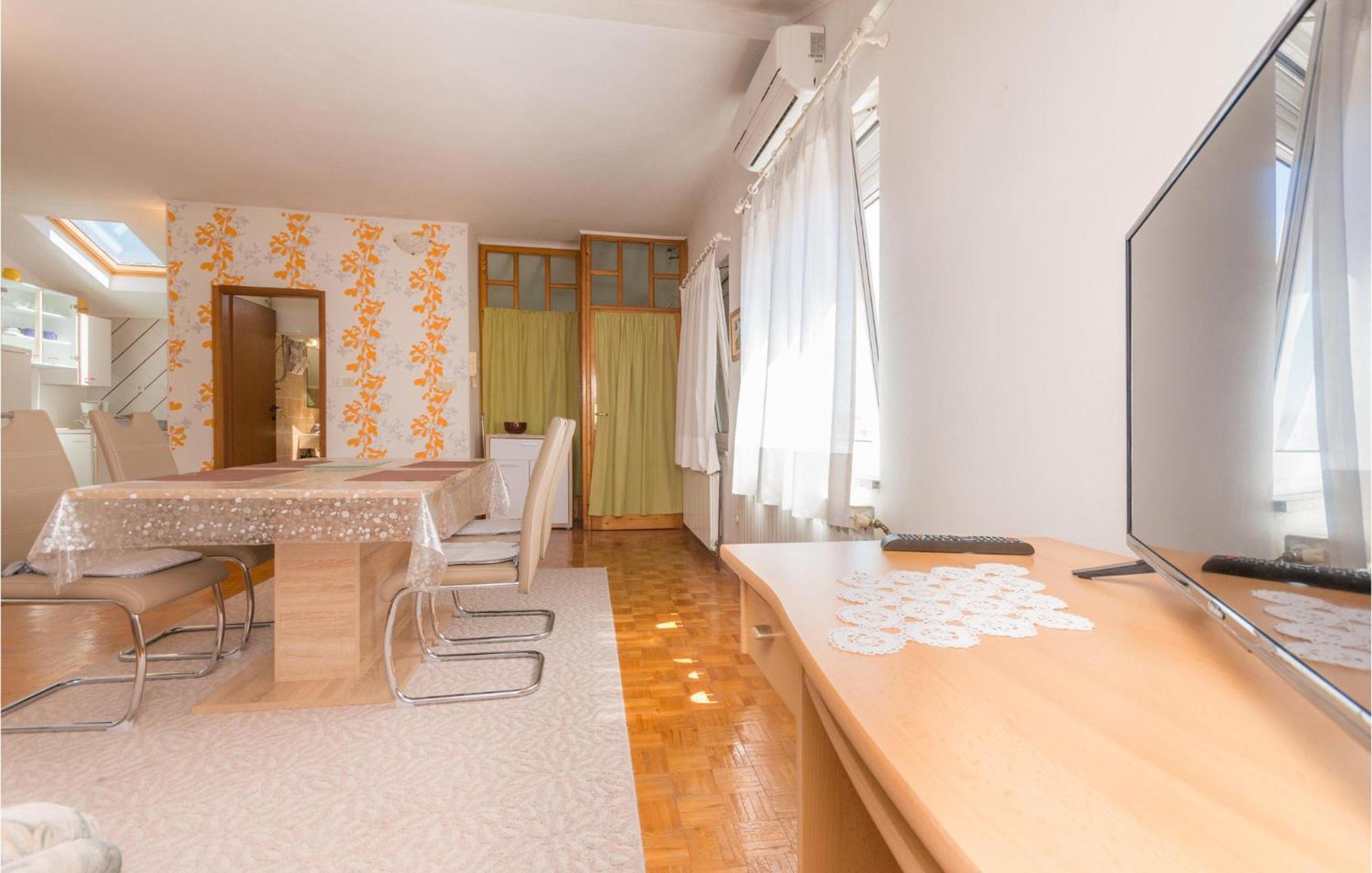 2 Bedroom Gorgeous Apartment In Zadar Ngoại thất bức ảnh